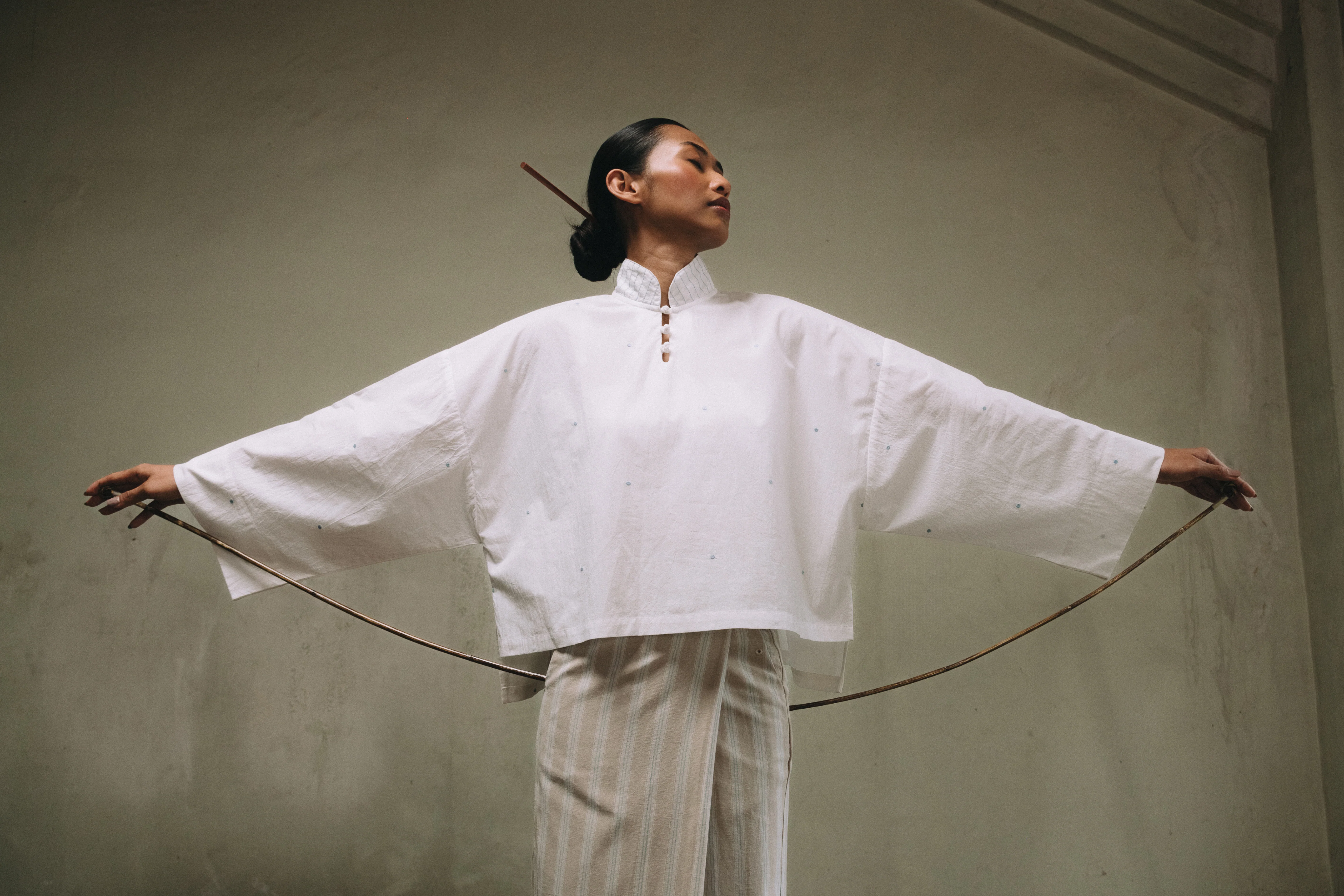 Women: Tunas Cropped Kedah Top (Off White) - Image 7