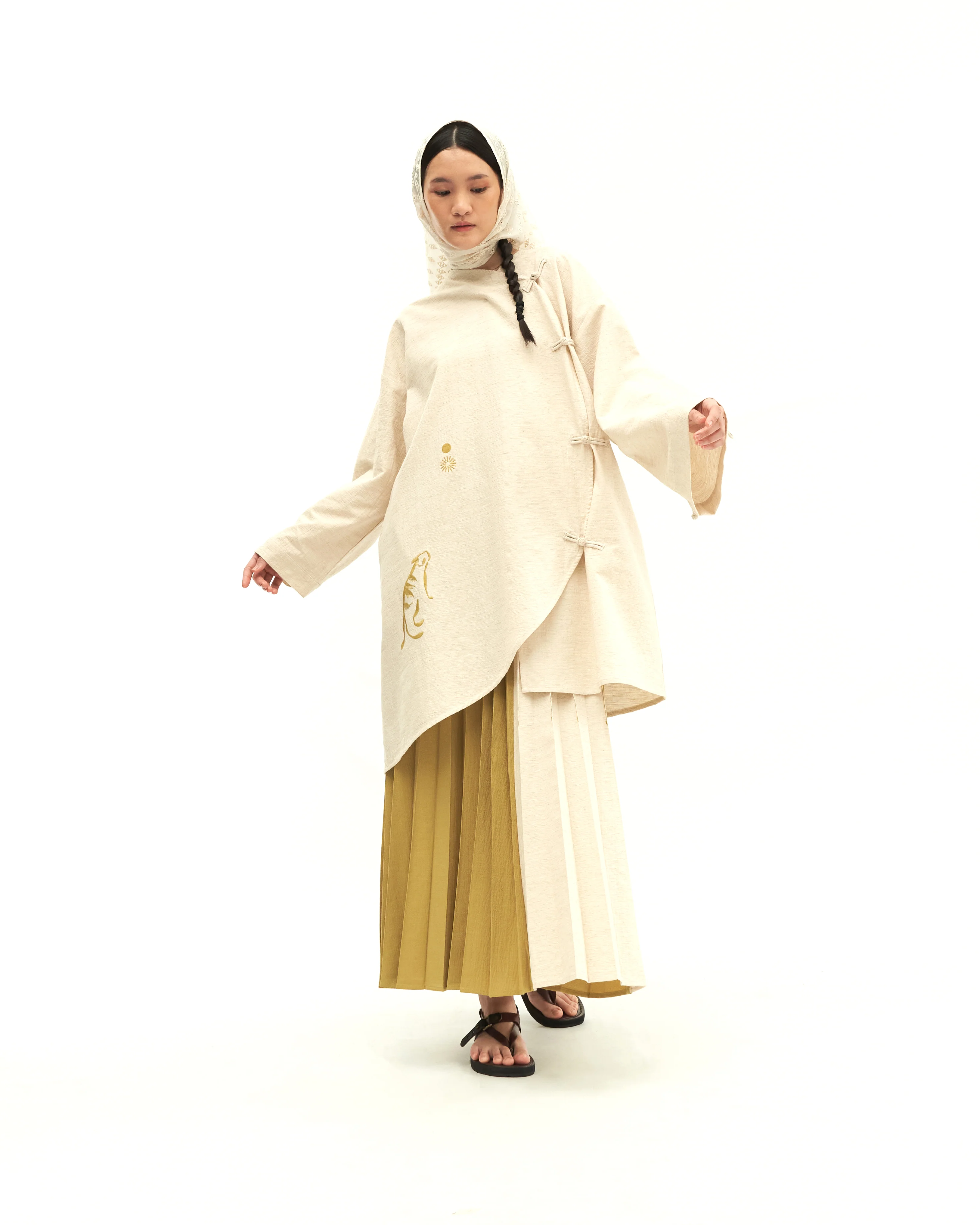 Women: Yuè Kebarung Top (Sand) - Image 3