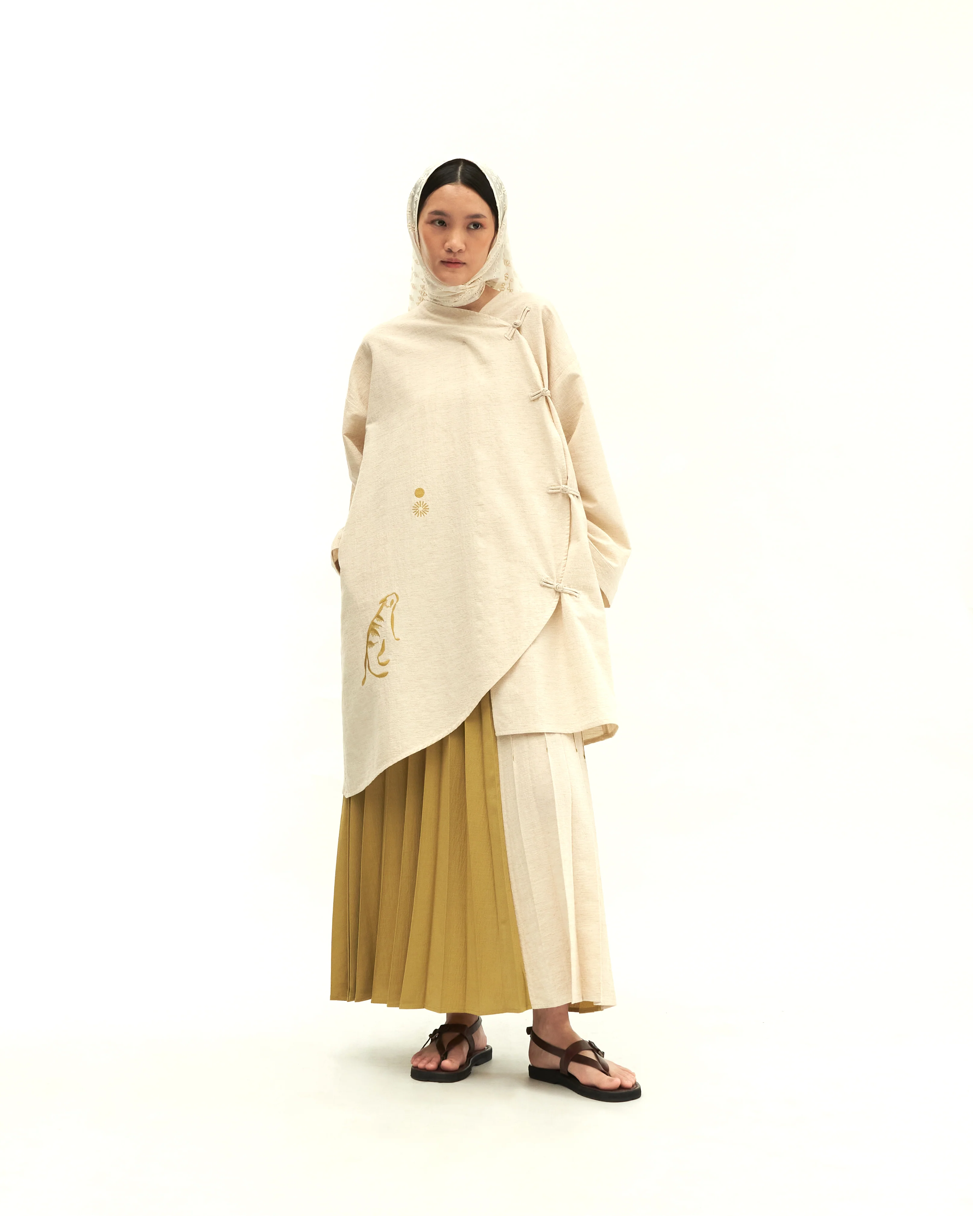 Women: Yuè Kebarung Top (Sand) - Image 4