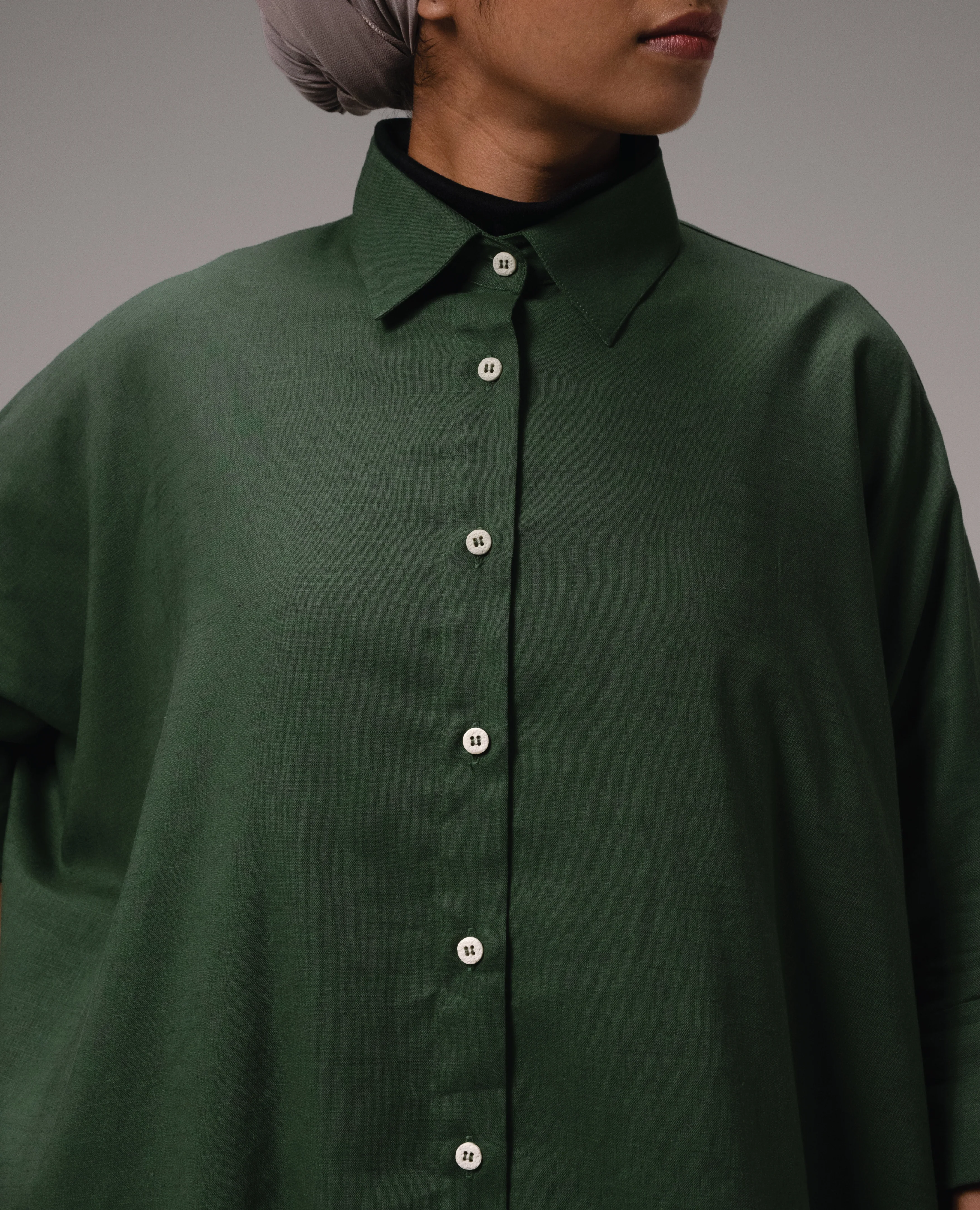 Womens: The Oversized Linen Shirt (Forest Green) - Image 6